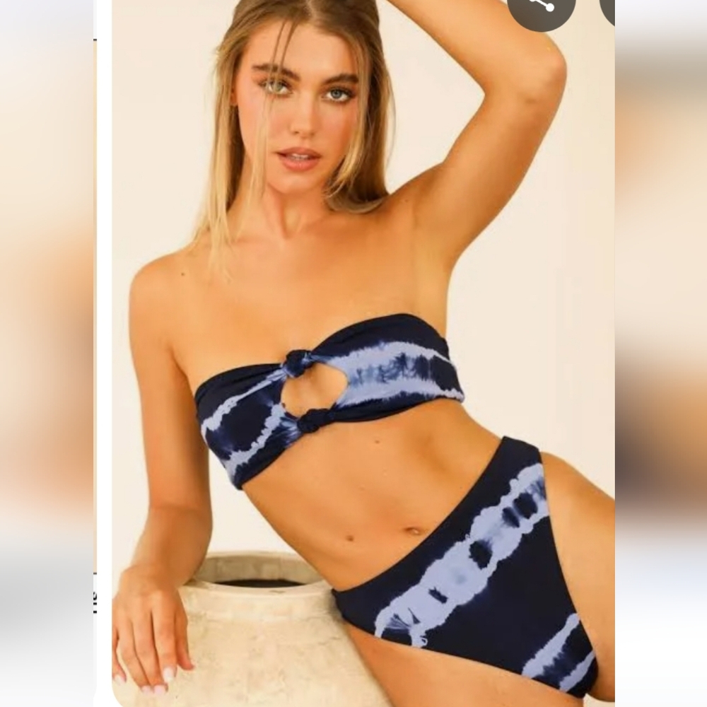 Dippin Daisys Blue High Rise Bottom And Bandeau Top Tie-Dye Bikini Set Size L